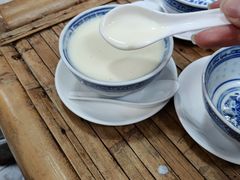 -周大娘牛乳(旧寨古村总店)