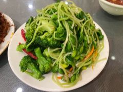 凉拌西兰花-春花民族美食(佳木斯总店)