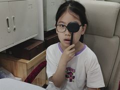 -豪门视光·星趣控·蔡司依视路眼镜代理商(中央大街店)