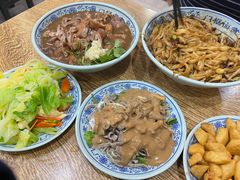 老北京炸酱面-门框胡同百年卤煮(新街口店)