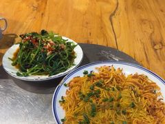 -郑件洋芋饭庄