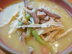 -侬佳蒸菜馆(听潮店)