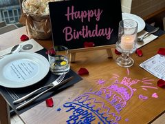 -Mark&Mars Restaurant