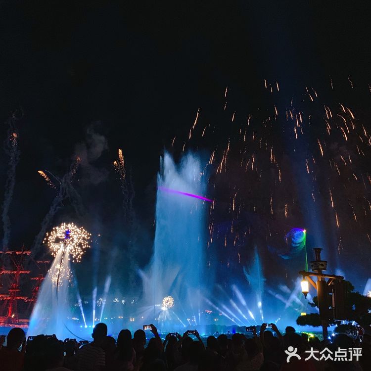 是有故事情节的烟火表演