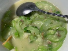 鲜丝瓜焖河蚌-费大厨辣椒炒肉(万家丽一店)