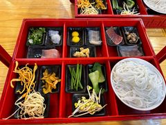 传统过桥米线-勺子米线·云南传统小吃市集(四方街店)