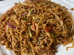 豉油皇肉炒面-玉兰苑一等茶餐厅