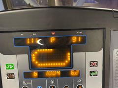 -上海虹桥中心爱琴海亚朵S酒店