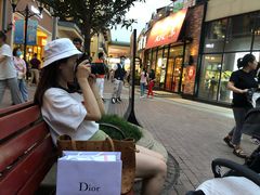 -王府井奥莱临潼小镇(临潼店)