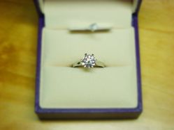 -威德钻石-克拉钻大本营(南京东路店)