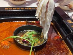 -老牌坊云南鱼豆花火锅(哈西万达店)