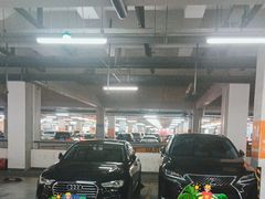 -虹桥火车站-停车场