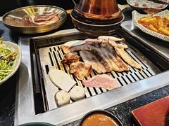 -臻牛烤肉