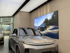 -理想汽车(世纪汇店)