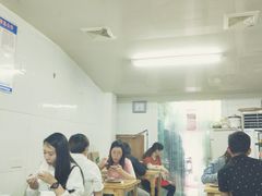 大堂-何记酿皮店(西流湾店)