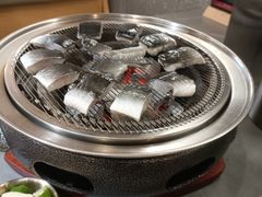 -围炉肉舍•炭烤活鳗•丹东海鲜烤肉(步行街店)