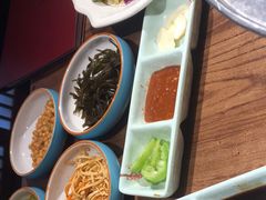 -明洞阿姨·韩式酱蟹烤肉·创意料理(三元桥店)