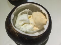 -志龙皇冠吃货椰子铺
