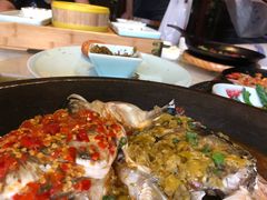 -阿瓦山寨·湘菜现炒·剁椒鱼头王(咸阳总店)