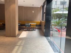 -汉庭优佳(上海娄山关路地铁站店)