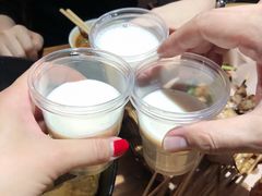 唯怡豆奶-万记麻辣烫国展总店