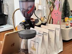 -有猫主题·治愈系猫咖(曾厝垵店)