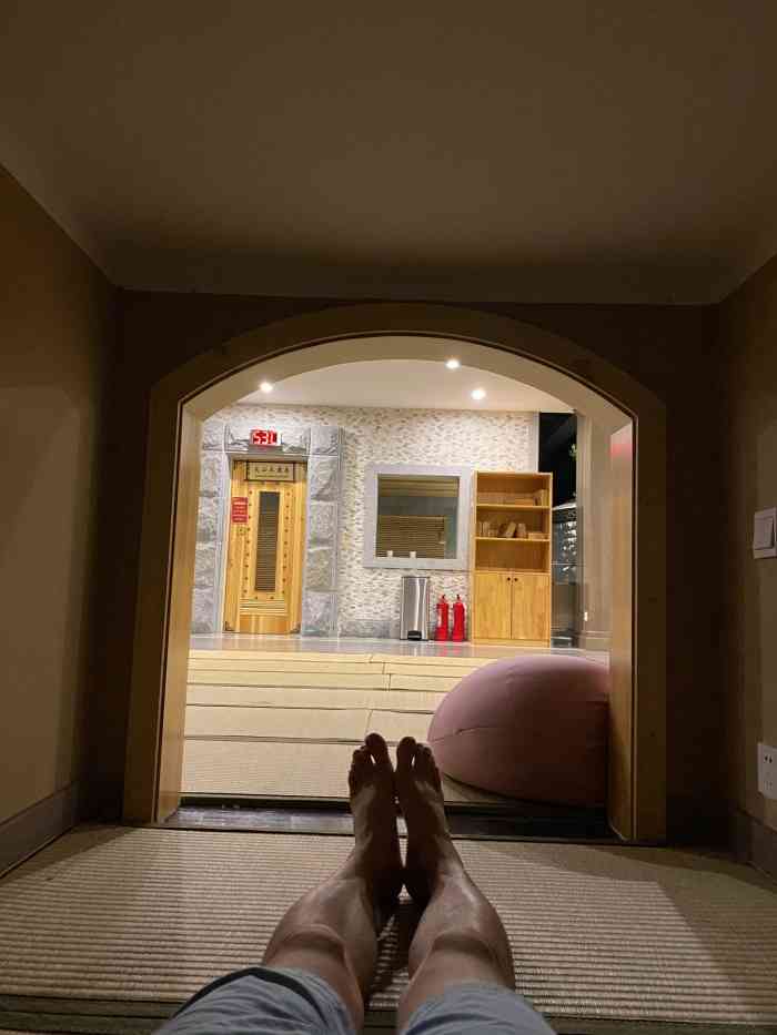 雅海温泉开业应该不久 各种设施还是比较新的 朋友从美团上团购的98元