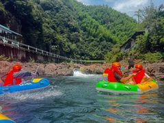-安吉龙王山峡谷漂流