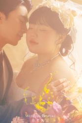 -喜爱高定婚纱摄影