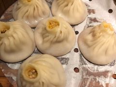 蟹粉小笼包-老头儿油爆虾·知味杭州(爱琴海购物中心)