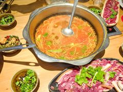 红酸汤锅-苗阿哥