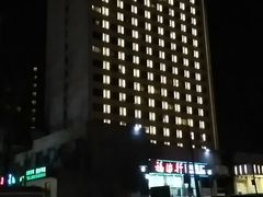 -裕龙汤泉