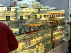 面包甜点陈列柜-白玉兰食品甜凤店(合生汇店)