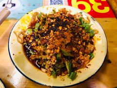 -拈签一笑黄牛肉辣卤串串
