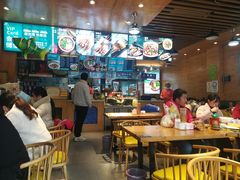 大堂-伊麦佳兰州牛肉面清真美食店
