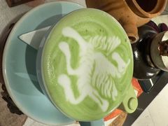 抹茶拿铁-樹下遇见树·咖啡