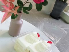 -红宝石·鲜奶小方·海派西点房(南丹店)