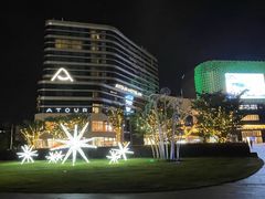 -上海虹桥中心爱琴海亚朵S酒店
