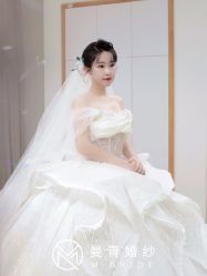 -曼青婚纱礼服馆