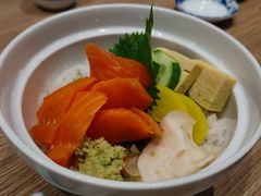 三文鱼寿司饭定食-小山日本料理(太古汇店)