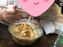 -花儿姐与战哥的美食档