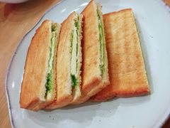 咖椰吐司-HELLO 27 意面·沙拉·帕尼尼