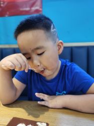 -时尚殿堂明星门店