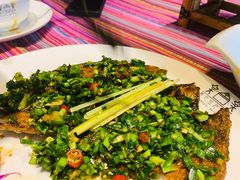 傣家香茅草烤鲈鱼-香巴拉云南餐厅(华莱坞店)