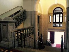 -香港大学