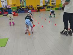 -阿布溜溜·轮滑(21世纪太阳城店)