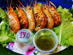 -席娜卡琳火车铁道夜市