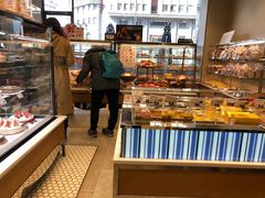 面包甜点陈列柜-巴黎贝甜(右安门店)