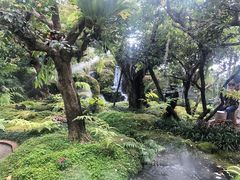 -Chom Cafe and Restaurant