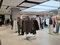 -URBAN REVIVO(七宝领展广场店)